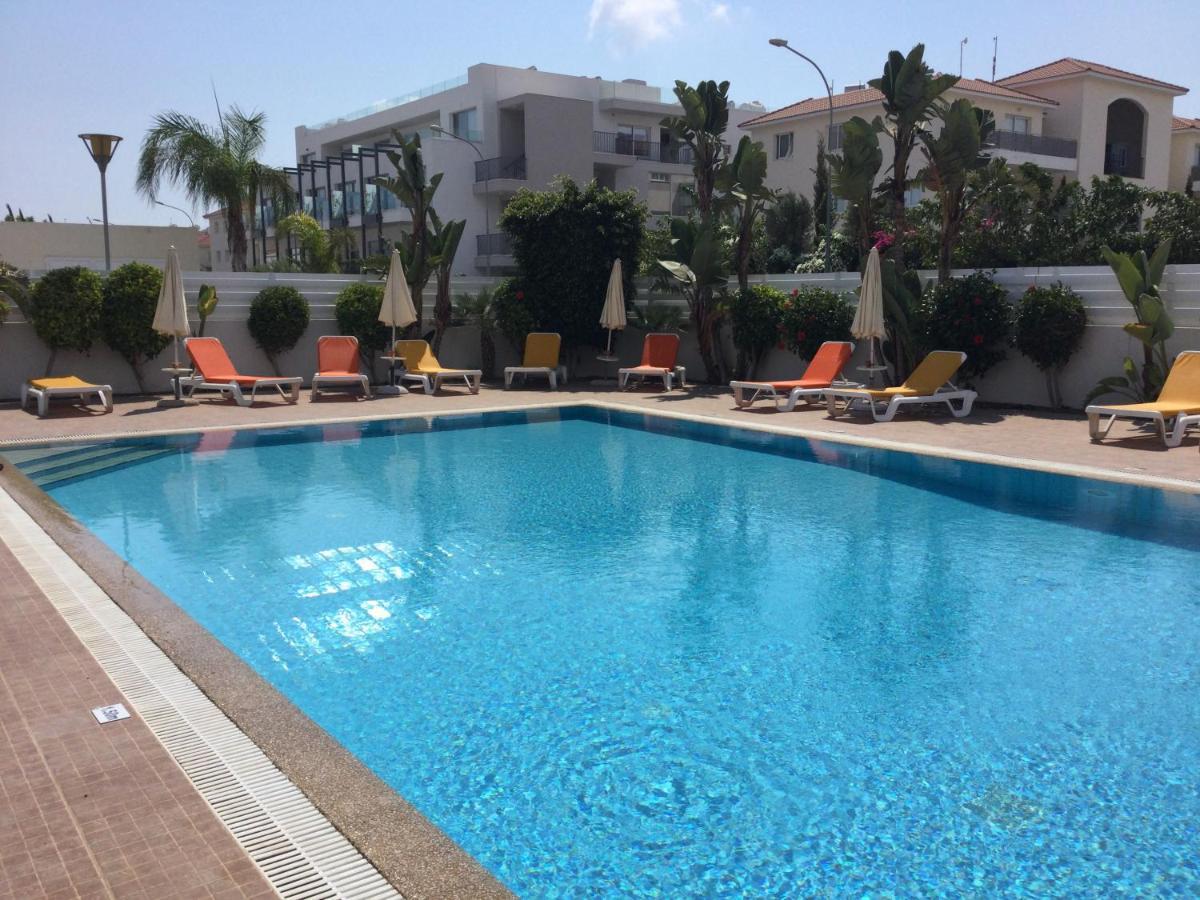 Apartment Helena Paralimni Esterno foto